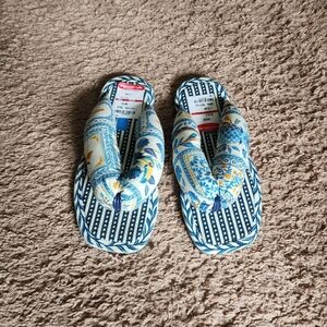 Farm Rio Puffy Flip Flops Size 6